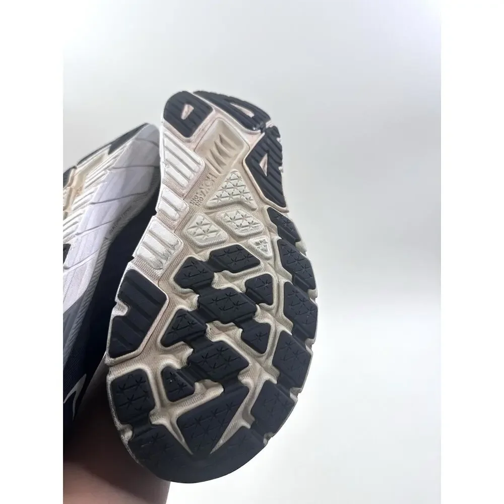 Hoka One One hoka one