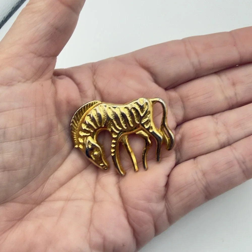 Vintage Gold Tone Zebra Brooch Pin Animal Safari Figural