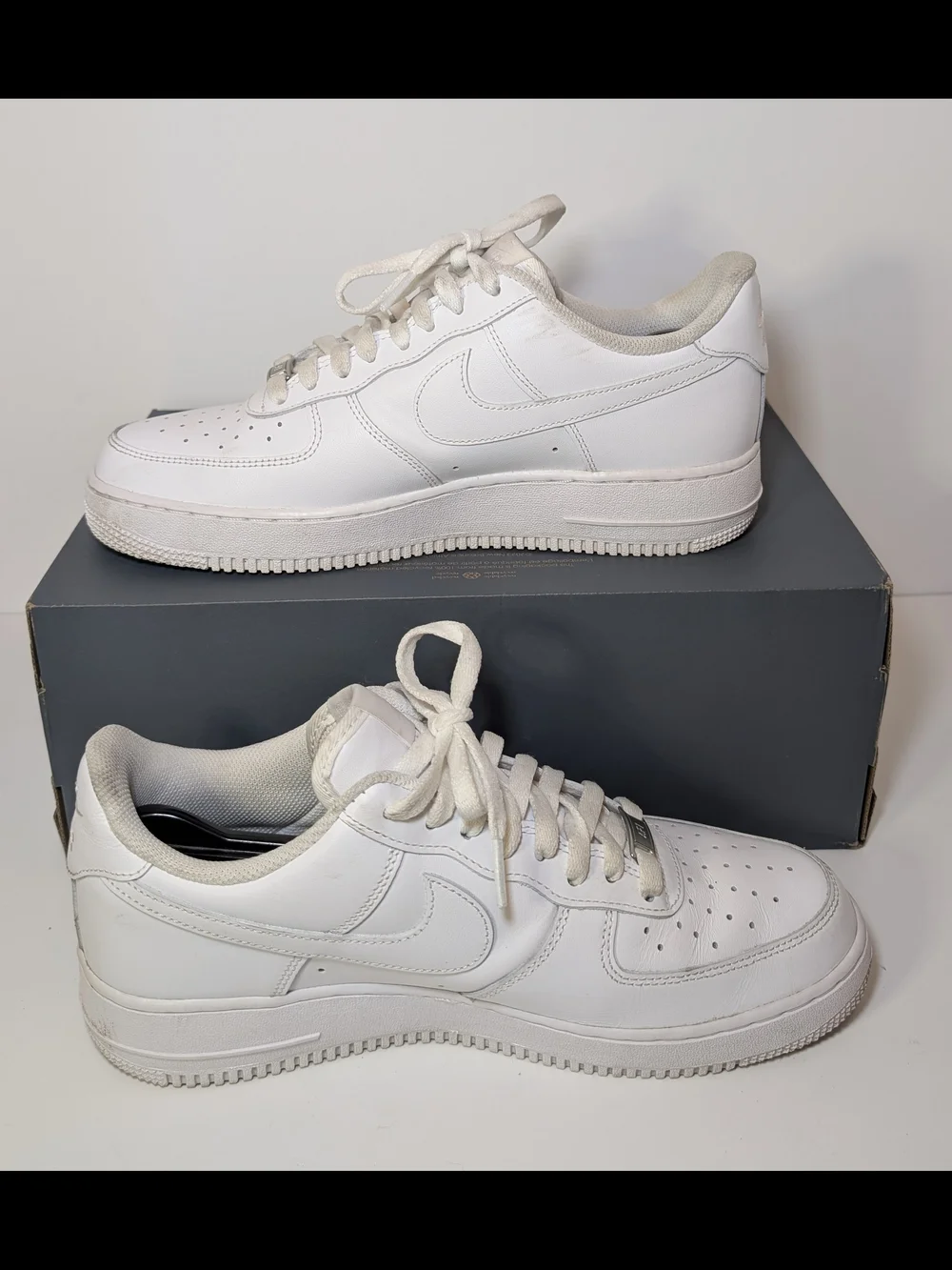 Nike Air Force 1 '07 Triple White Low Mens Size 9 Sneakers CW2288-111