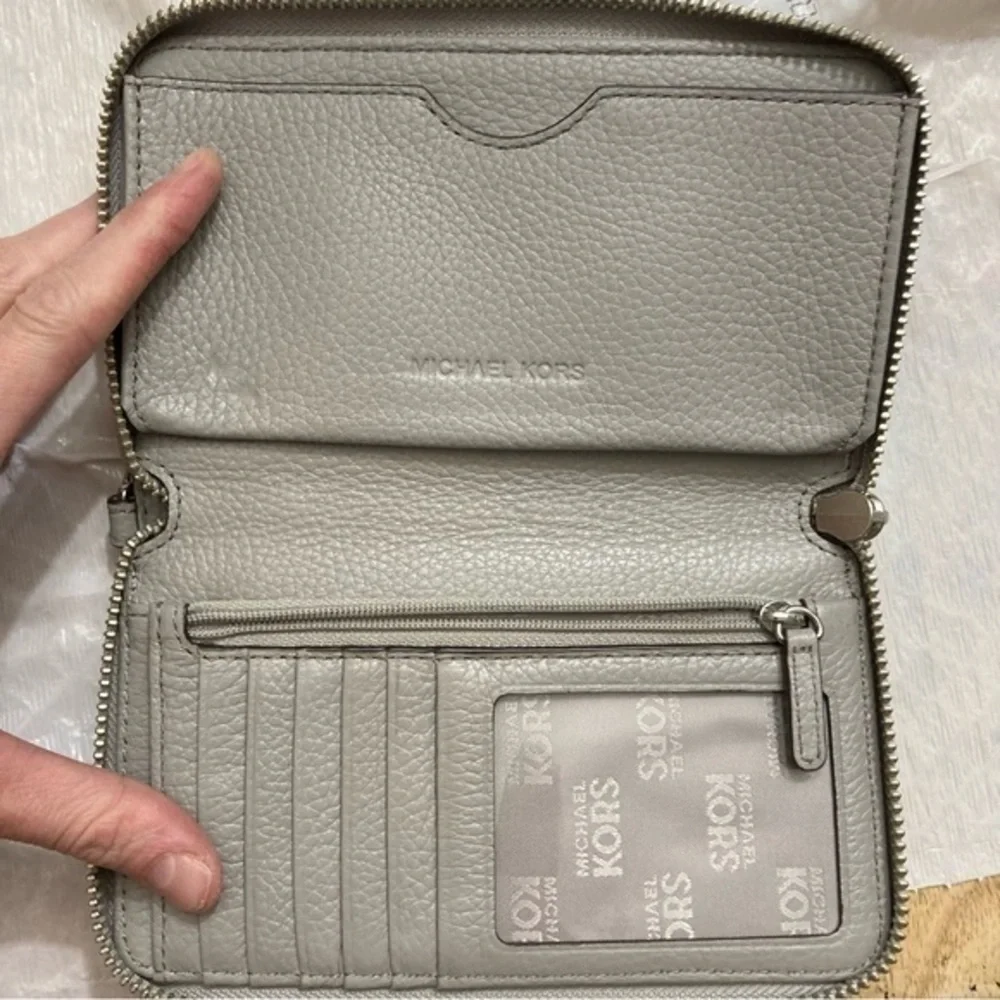 Michael kors gray pebbled leather wristlet wallet clutch
