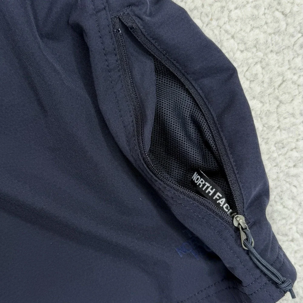 The North Face shorts closure built
