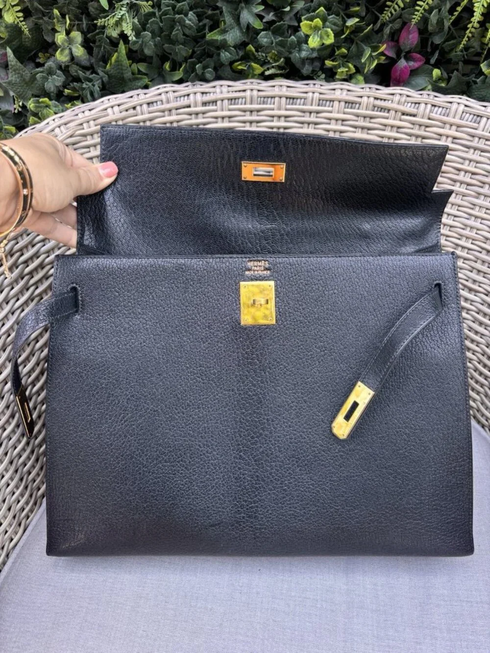 Authentic HERMES KELLY 35 black Chèvre de Coromand leather gold hardware RARE ⭐️