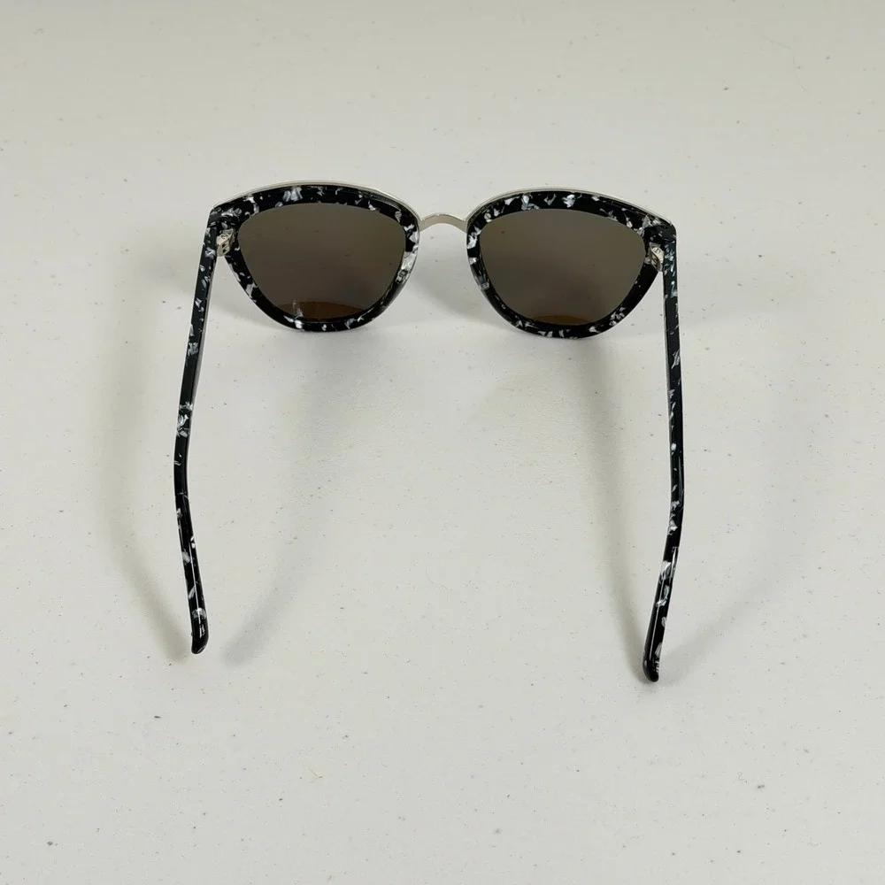 DIFF Eyewear Rose Polarized Sunglasses Black White Tortoise Frame‎
