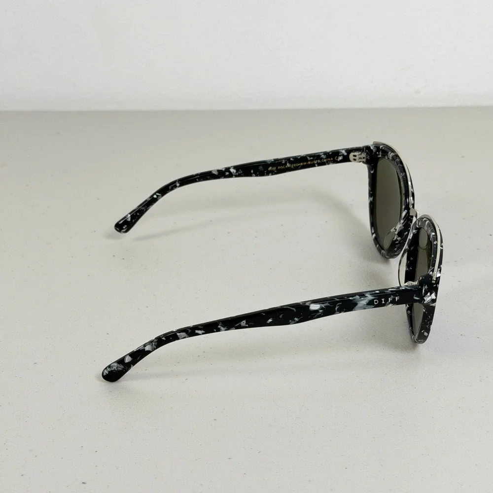 DIFF Eyewear Rose Polarized Sunglasses Black White Tortoise Frame‎