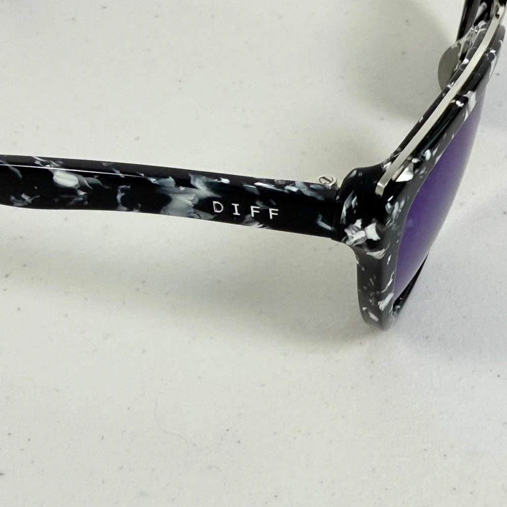 DIFF Eyewear Rose Polarized Sunglasses Black White Tortoise Frame‎