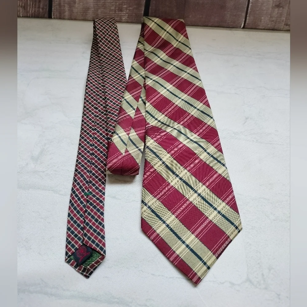 Tommy Hilfiger Red and Cream Plaid Checks Italian Silk Tie Necktie Traditional