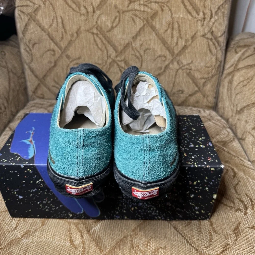 Vans comes laces box