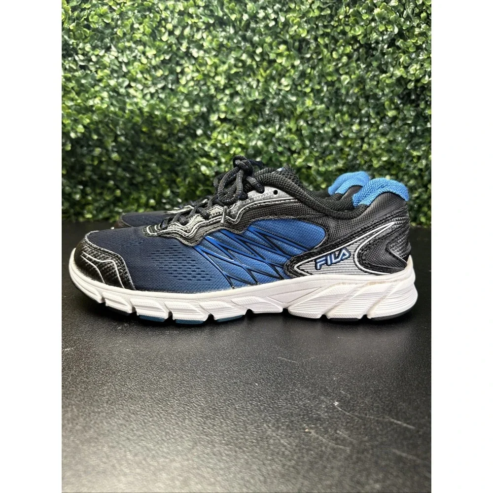 Fila running shoes Men's Size 10 Blue Sneakers