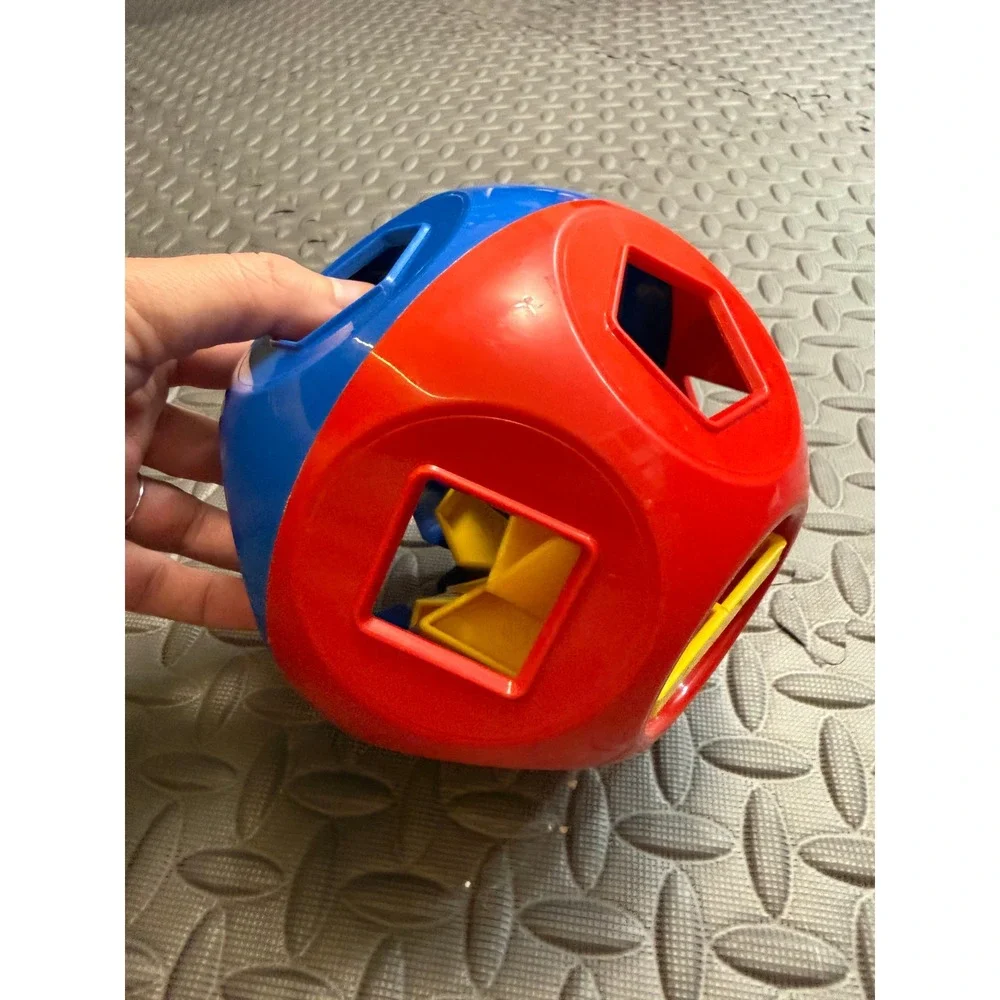 Tupperware missing carry
