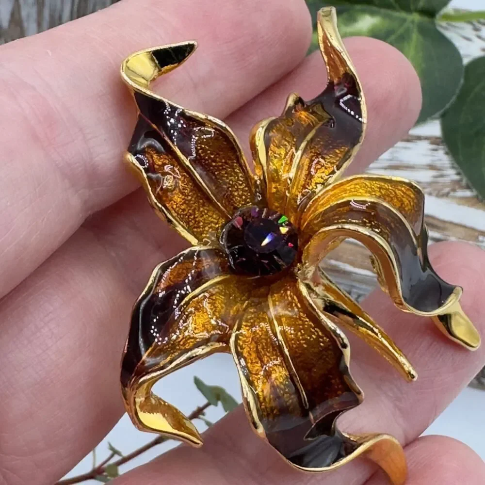 Vintage Enamel Lily Flower Brooch