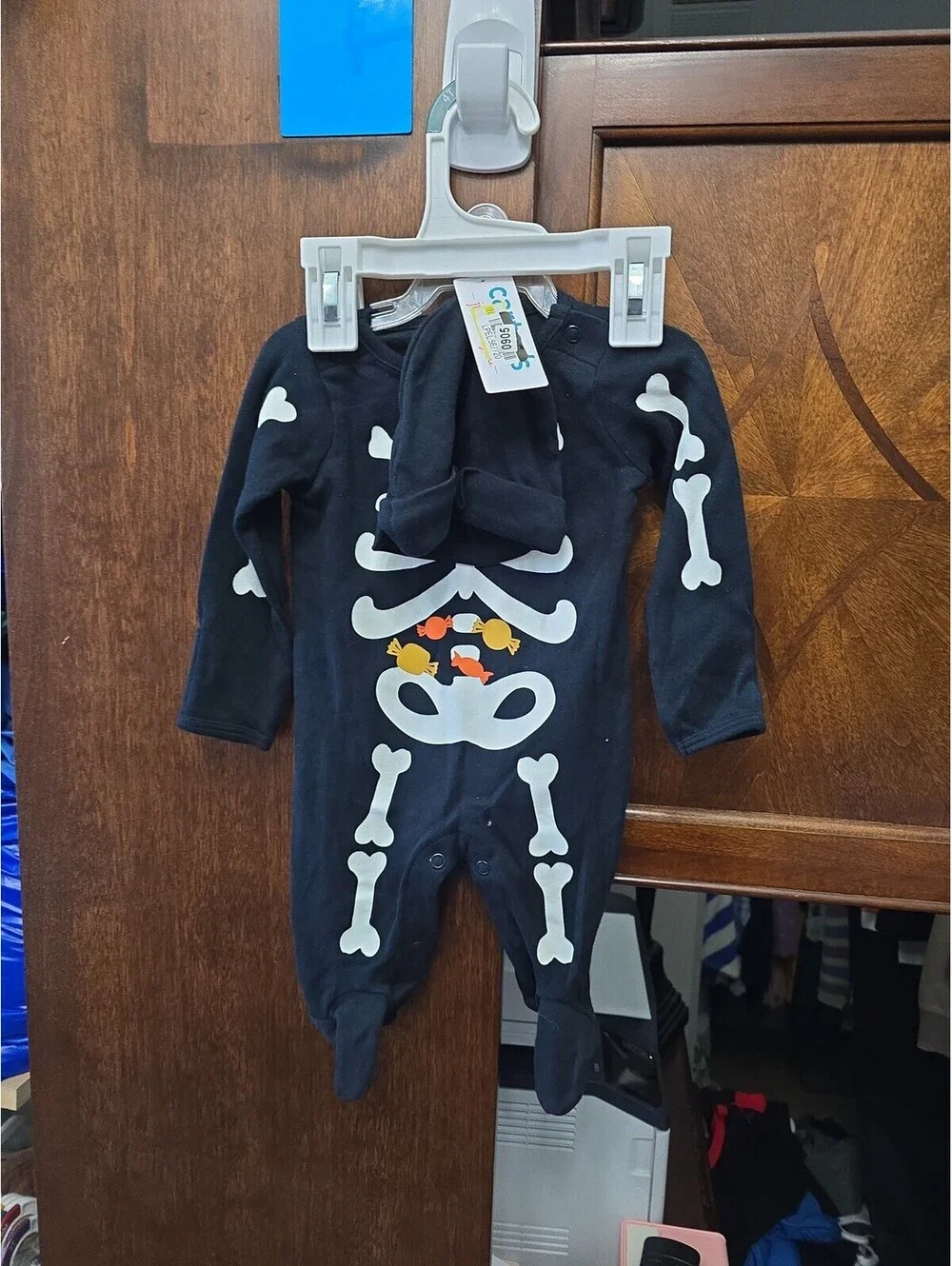 Newborn brand new halloween outfit from carter's item 905