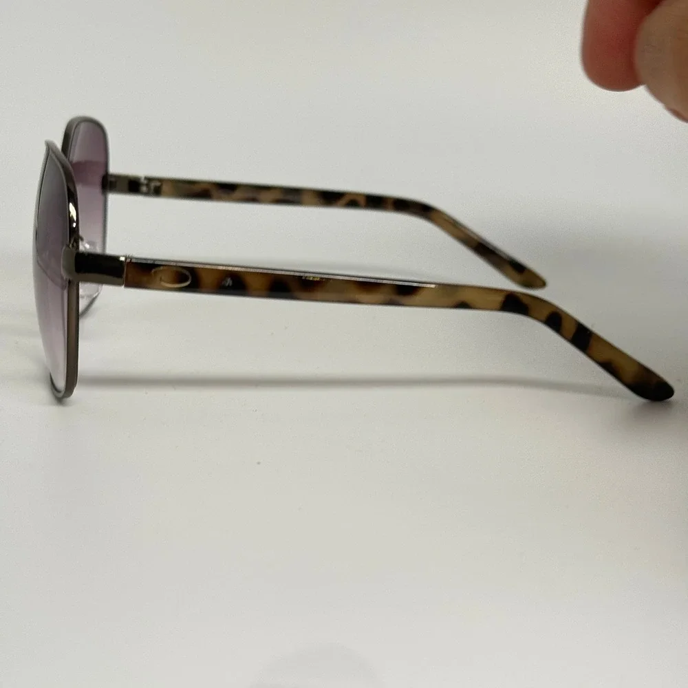 O by Oscar de la Renta Mod3062 200 Sunglasses Tortoise Purple Gradient Oversized