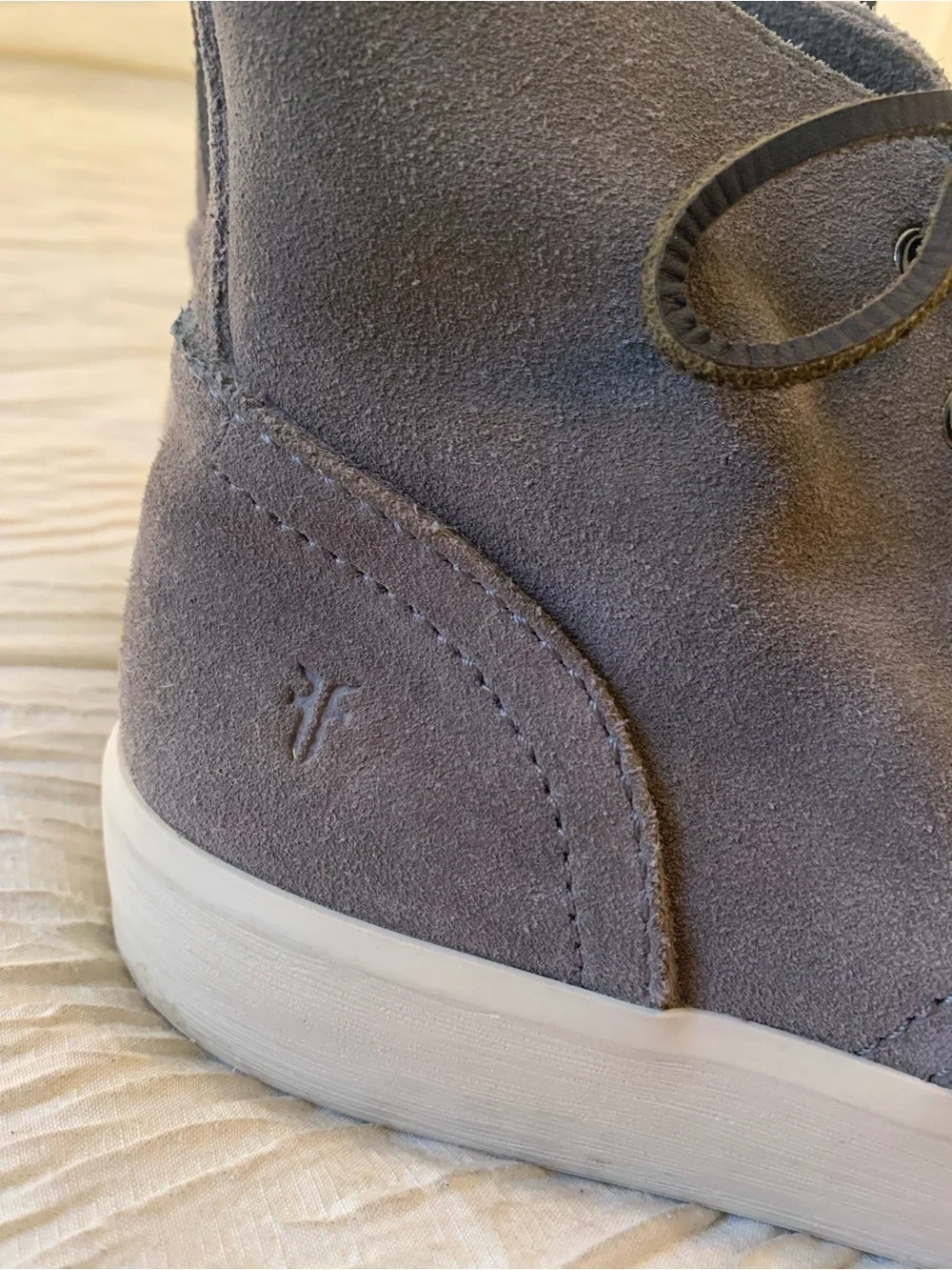 Frye excellent minimal