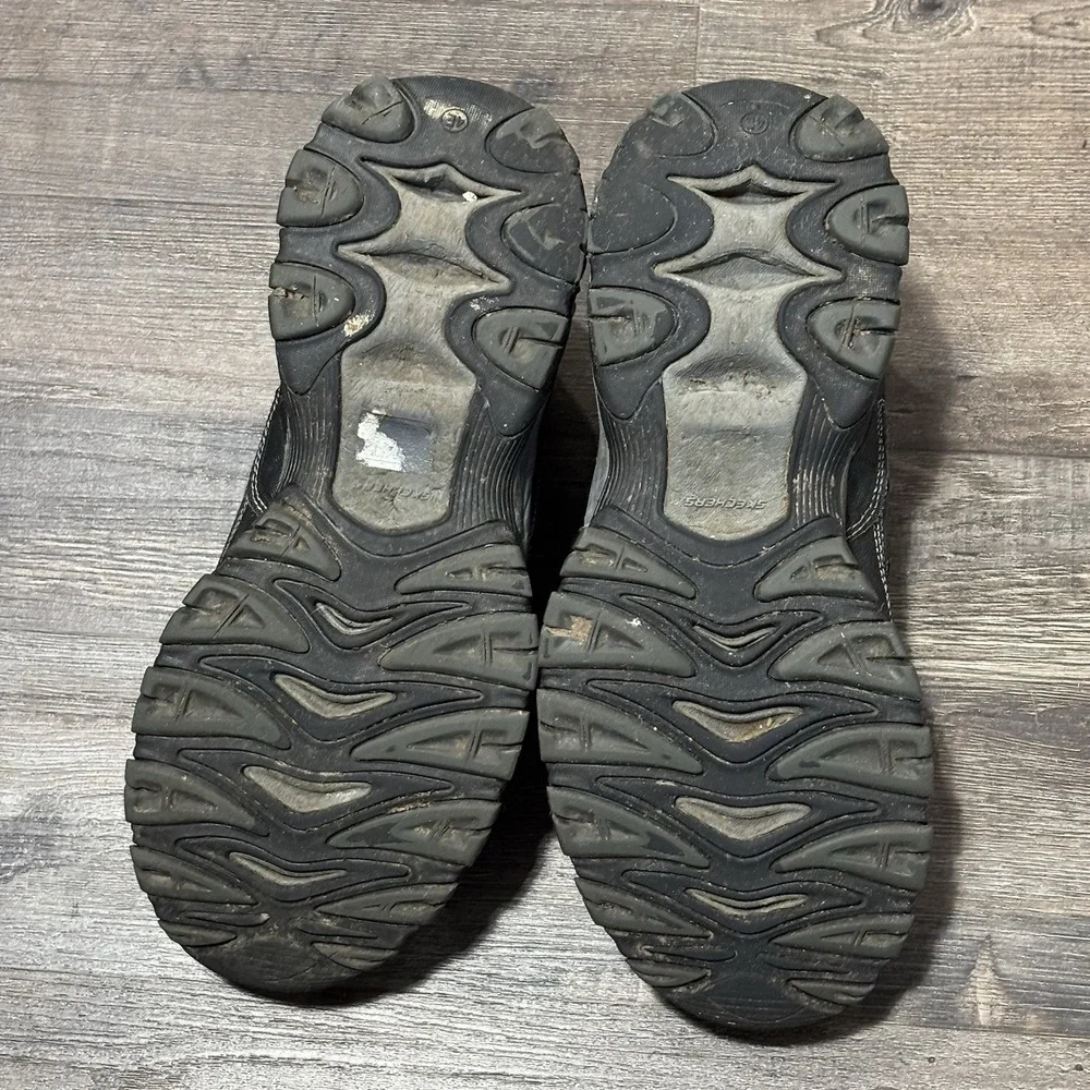 Skechers good preowned