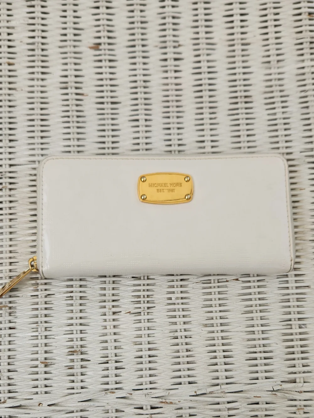MICHAEL Michael Kors White Wallet with Gold Plaque Good Condition