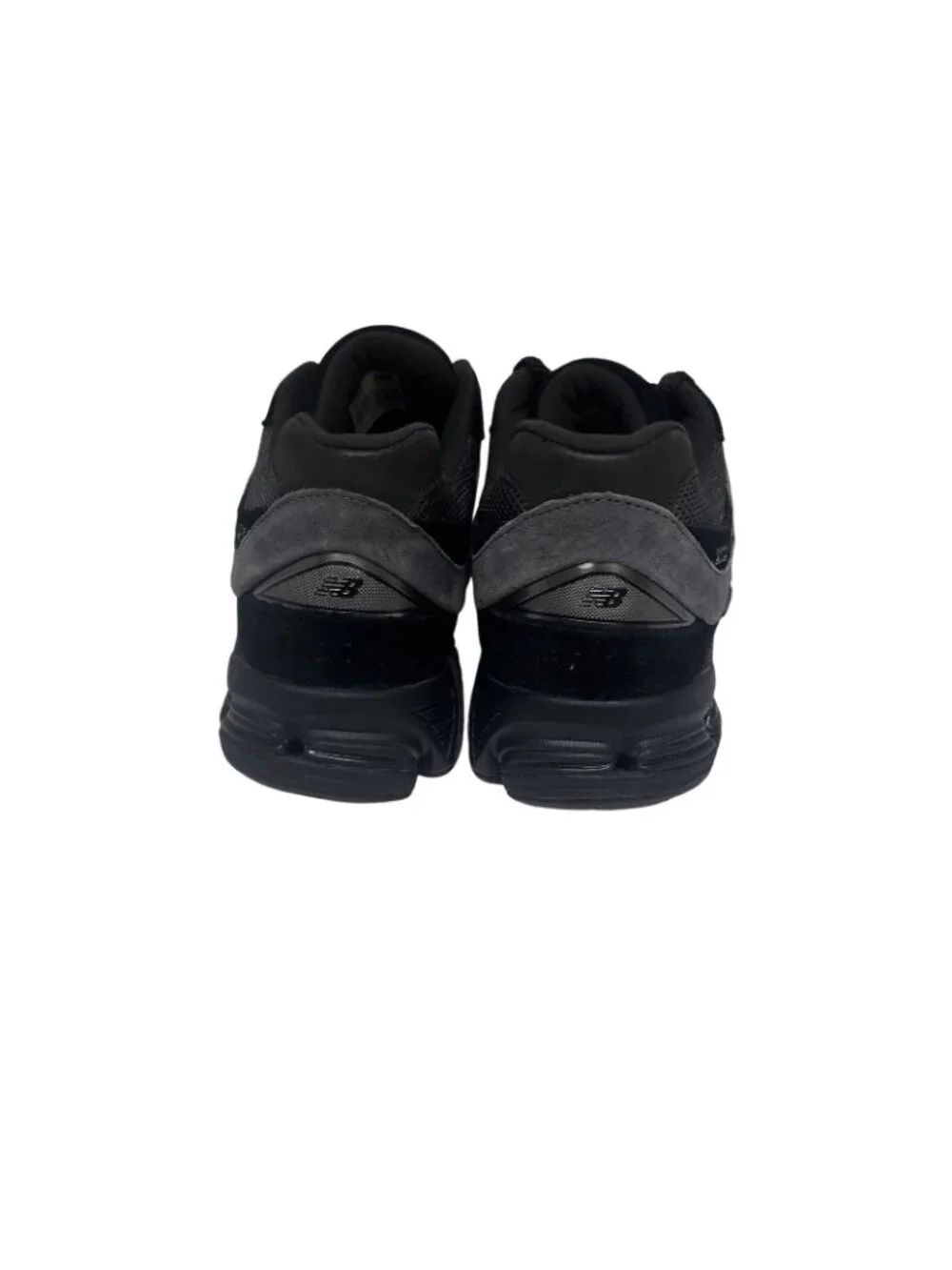 New Balance Men's  2002R Running Shoe Black Grey Size 10M