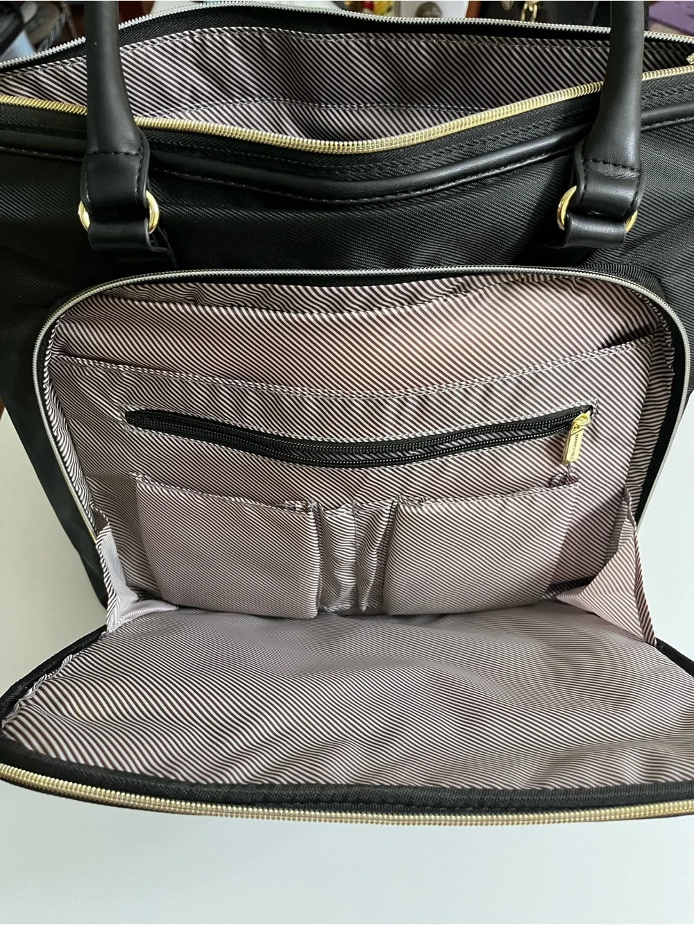 Kenneth Cole Reaction sleek quilted