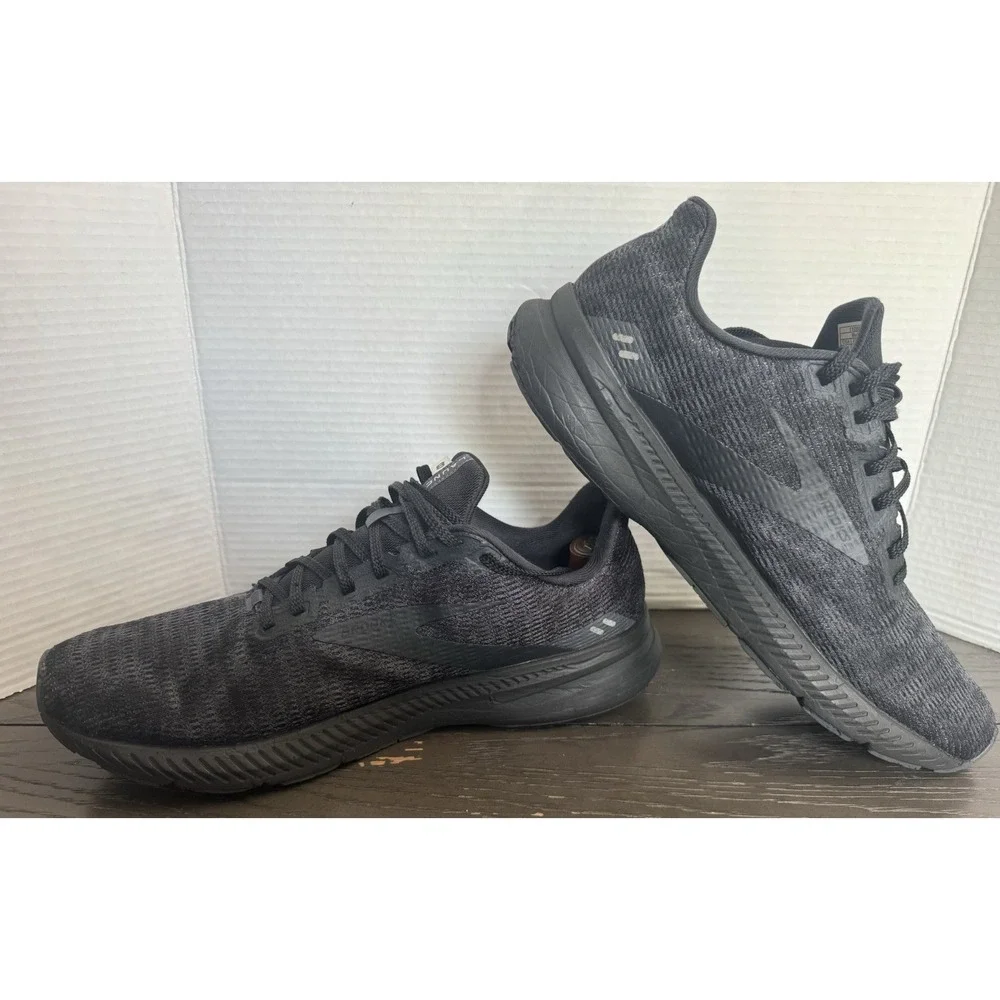 Brooks launch men