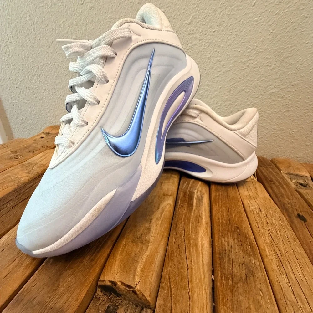 Nike wavy side lines