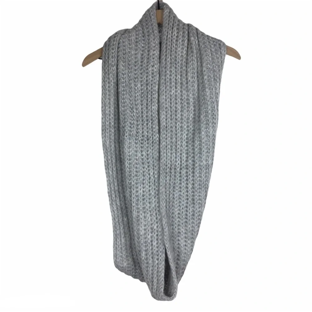 torrid scarf music