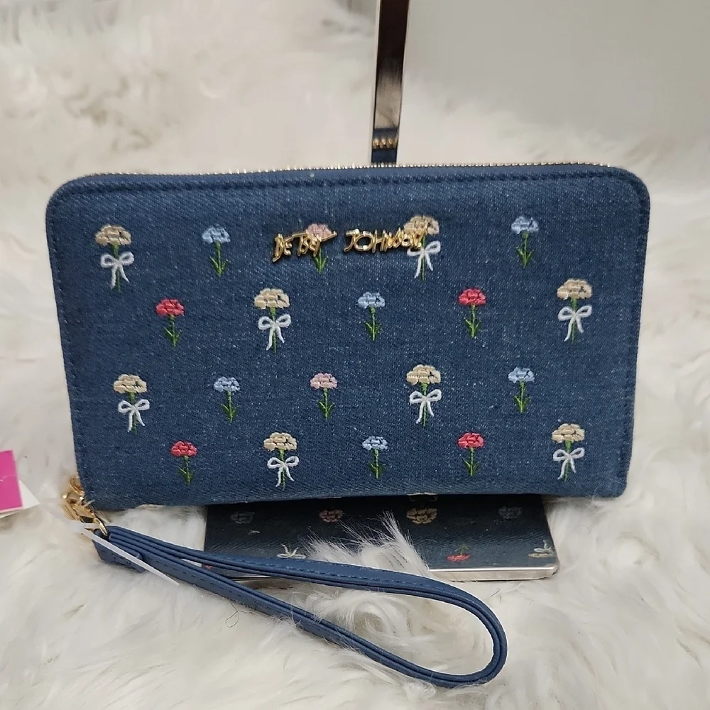 Betsey Johnson product details