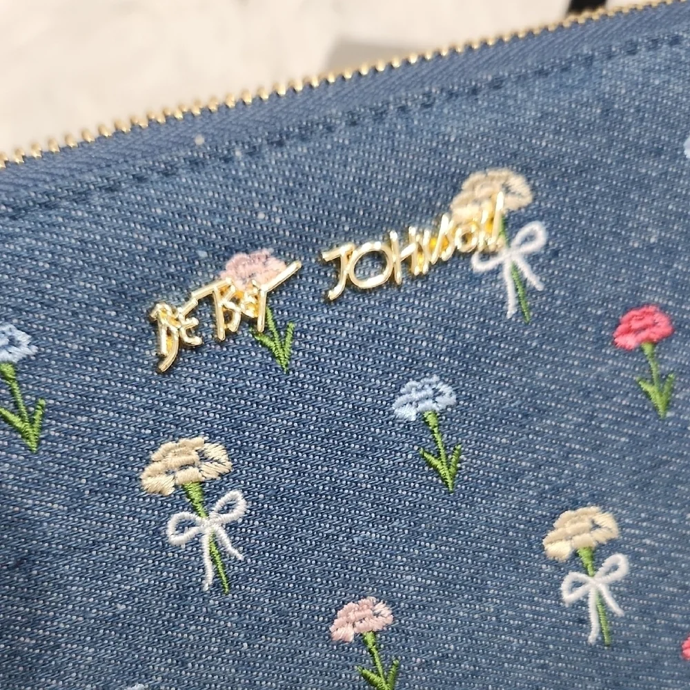Betsey Johnson product details
