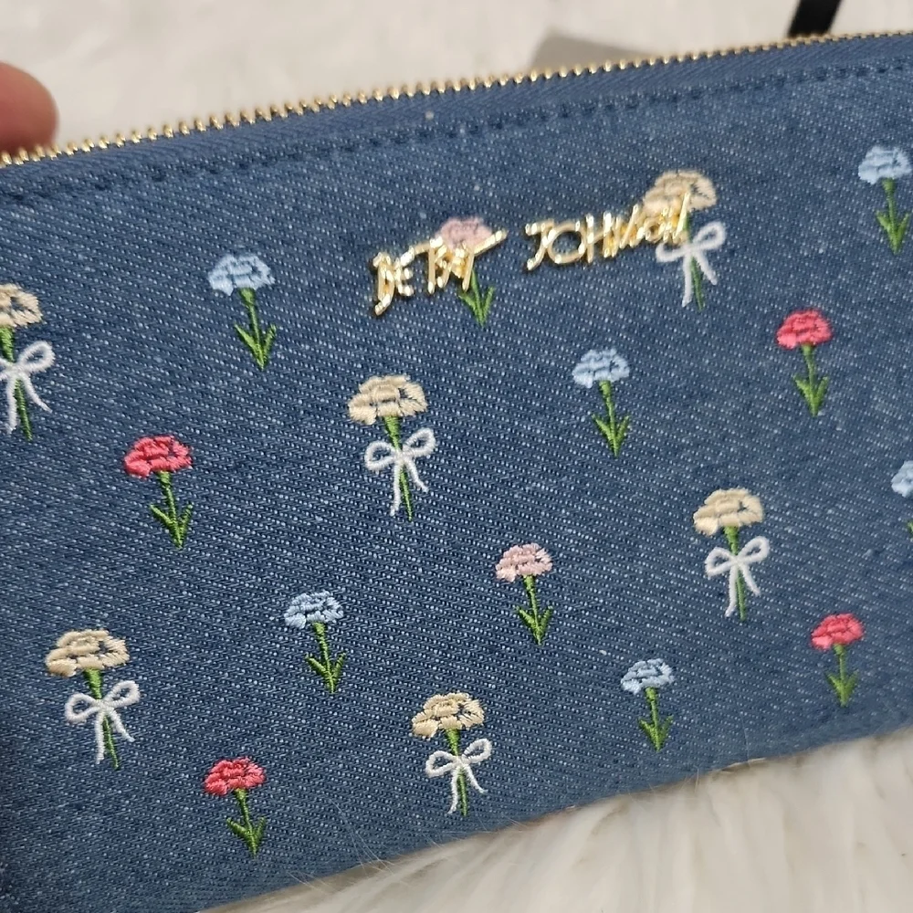 Betsey Johnson product details