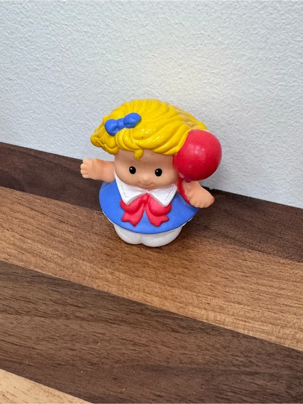 Fisher Price Little People Sarah Lynn Carnival Parade W Red Balloon as is