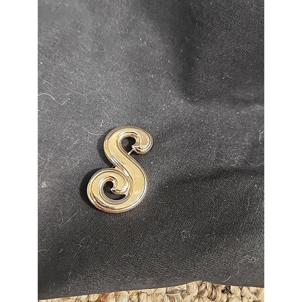 Cursive Initial S Brooch Pin Gold Tone