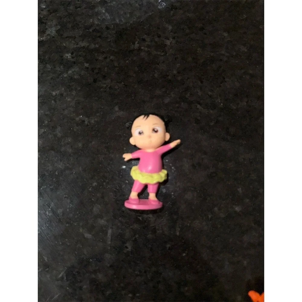 CoComelon Friends & Family 5-Piece Action Figure Set for Kids 3+‎