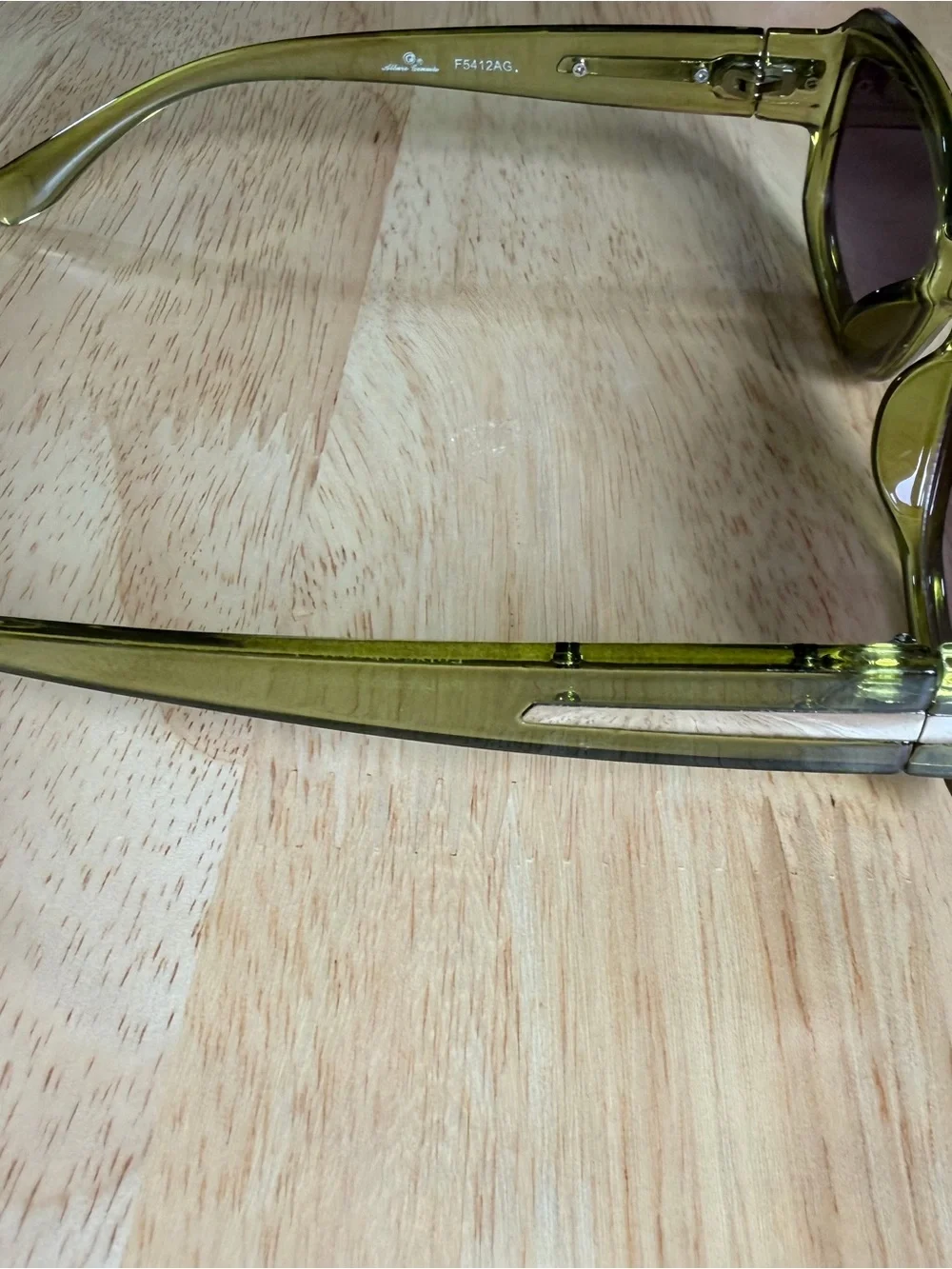 No brand chic olive