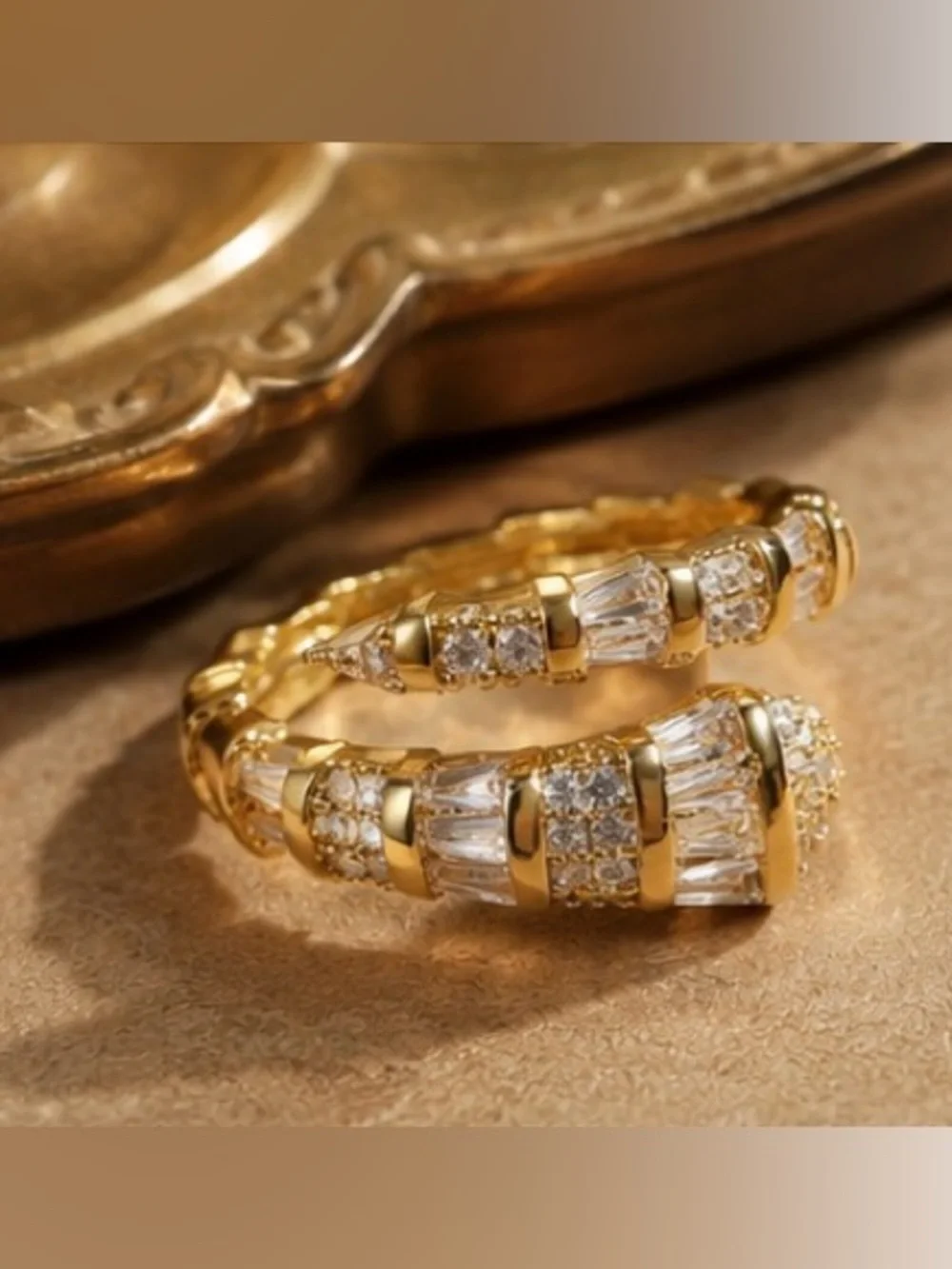 Anthropologie tone spiral accessory