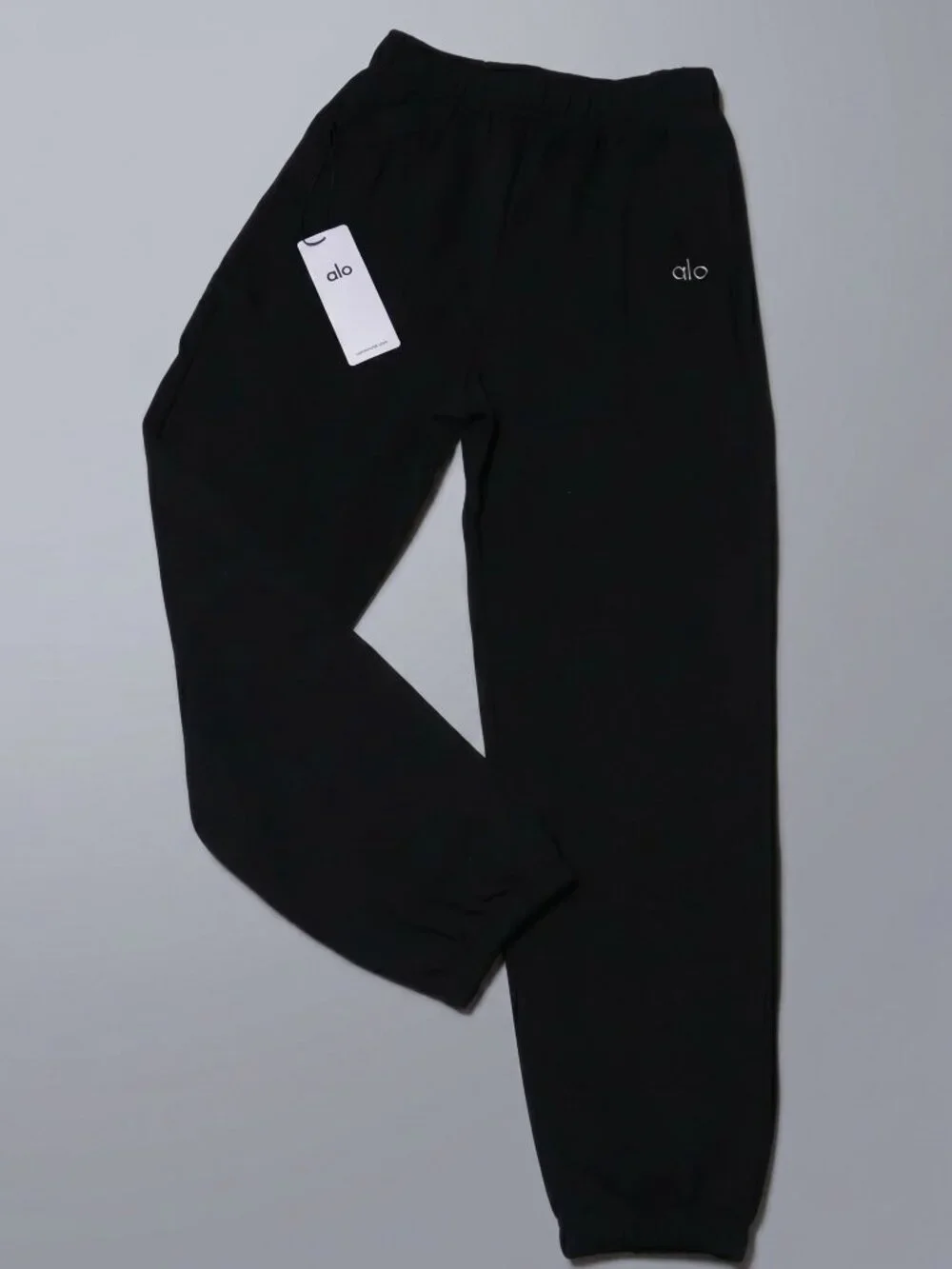 Size M - Alo Yoga Accolade Sweatpant Black