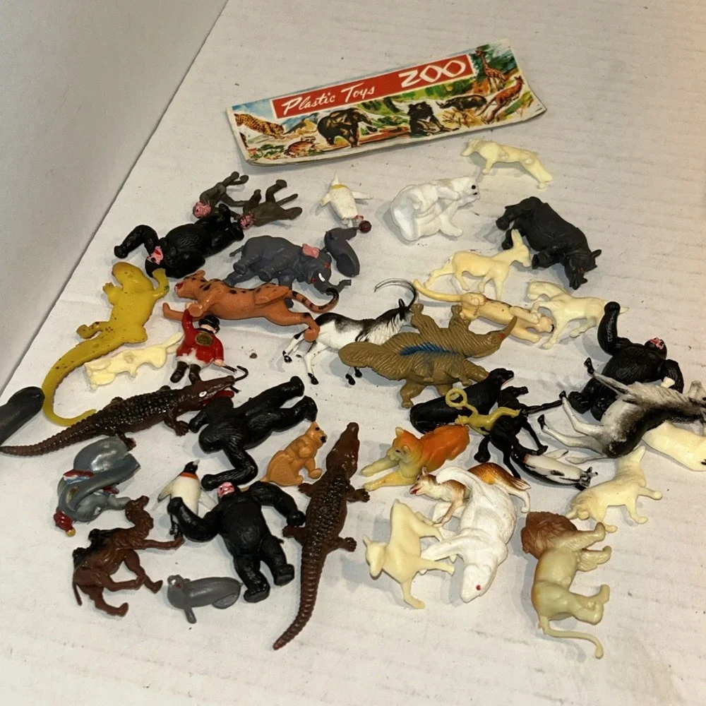 Vintage Zoo Animals in Package Lot 40 Painted Hong Kong giraffe elephant lion D4