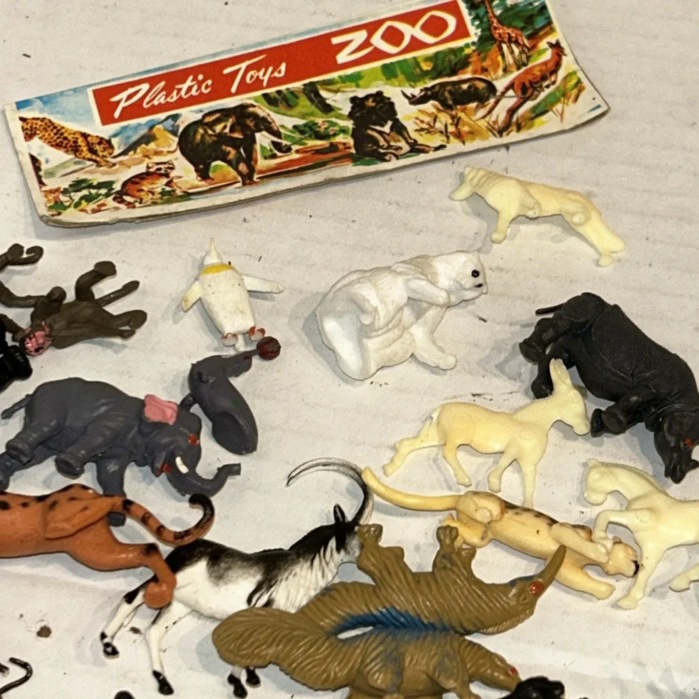Vintage Zoo Animals in Package Lot 40 Painted Hong Kong giraffe elephant lion D4