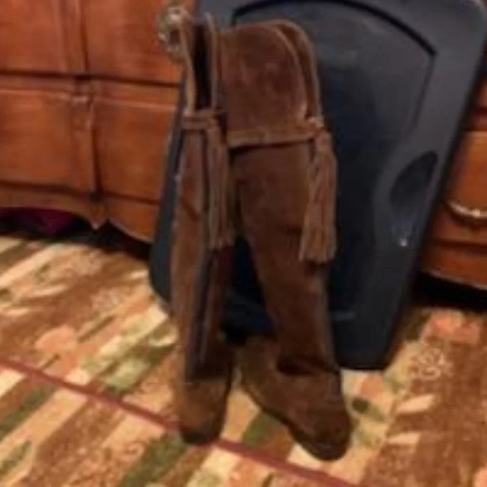 Frye new tag