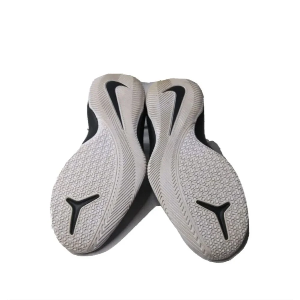 Nike air versitile