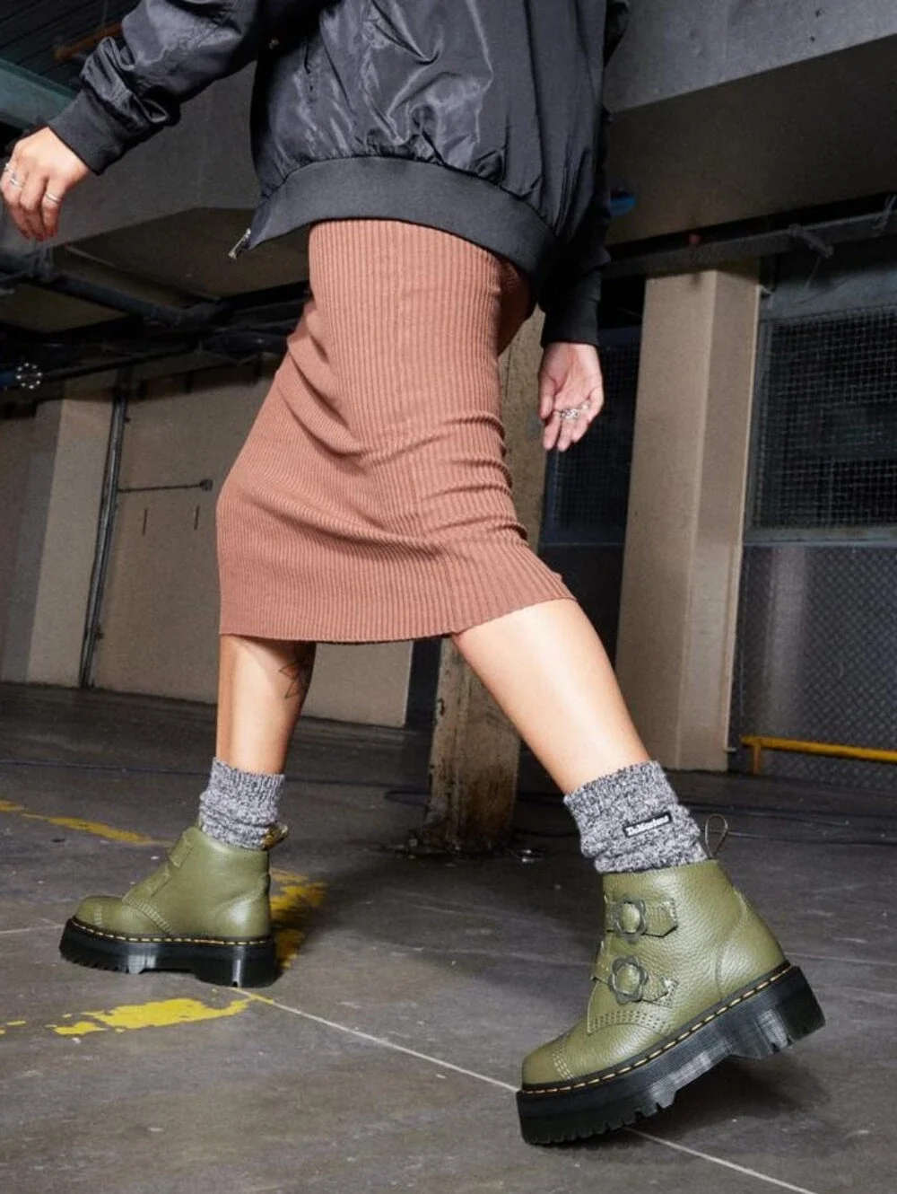 Dr. Martens Devon Flower Buckle Platform Boots Khaki Green US 10