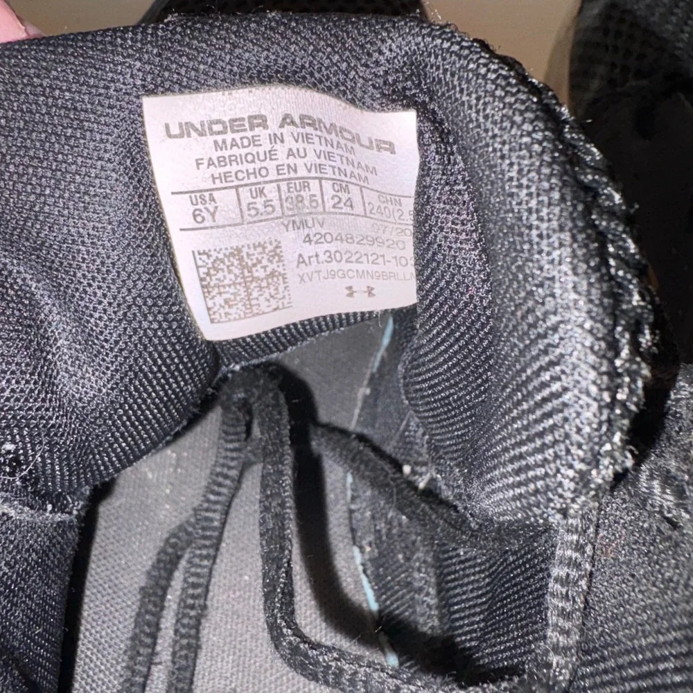 Under Armour **good shape