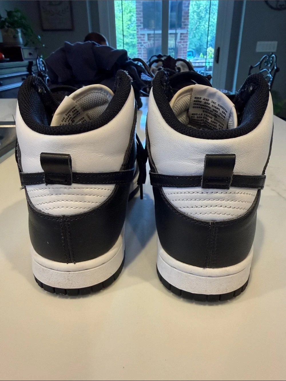 Nike mid top