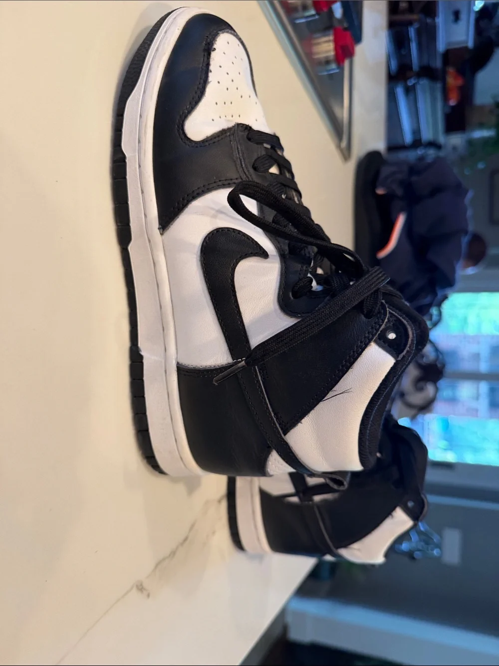 Nike mid top