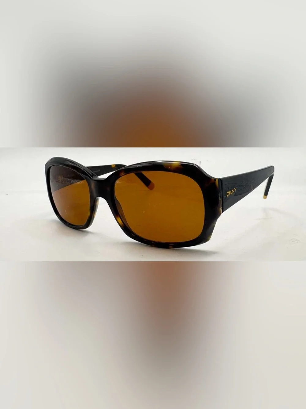 Dkny listing pair