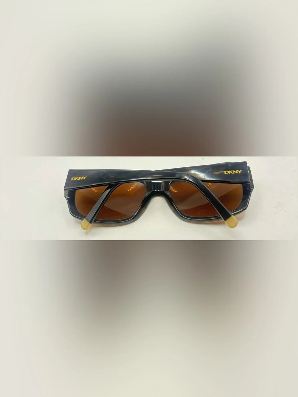 Dkny listing pair