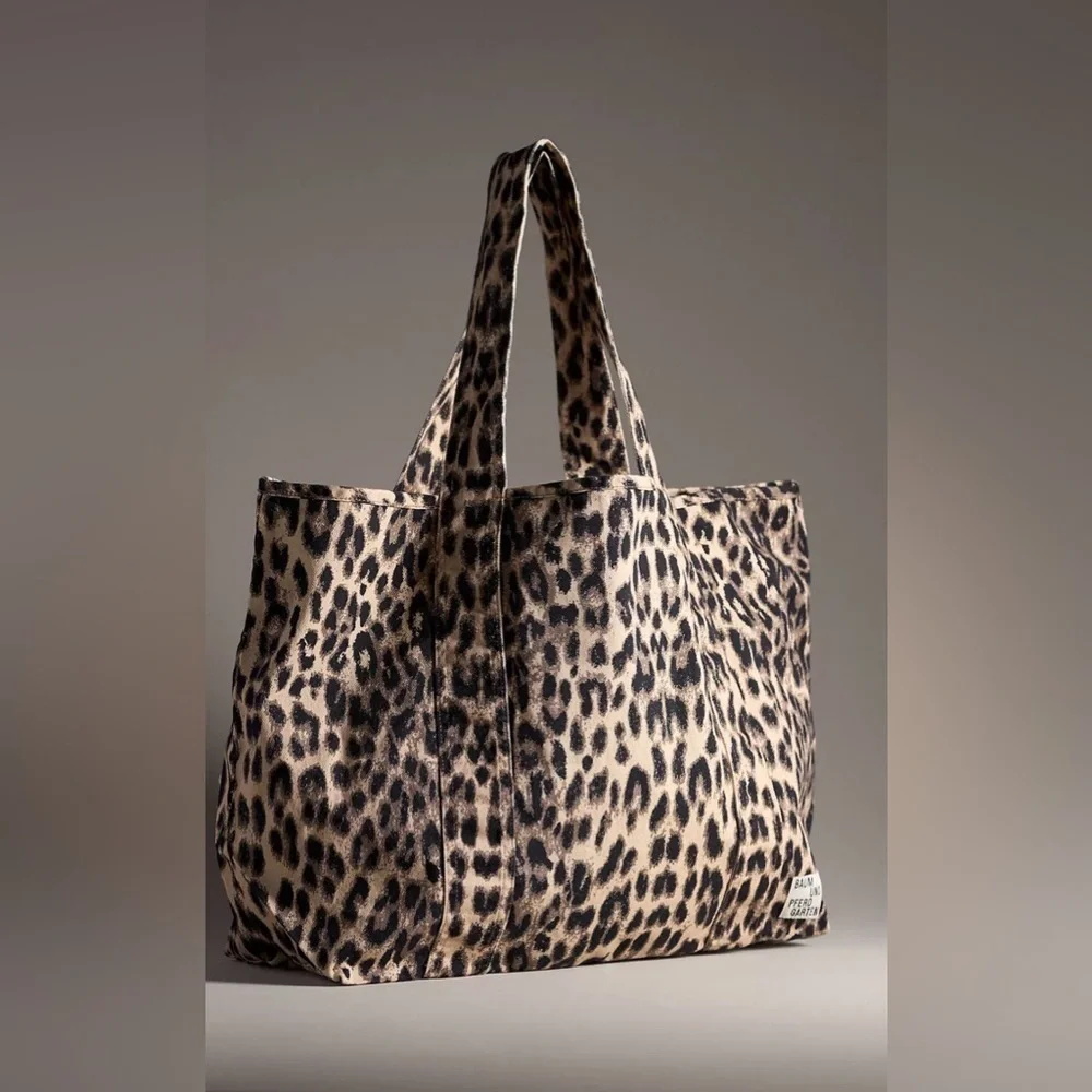 Leopard Print large Canvas Tote Bag - Beige/Black Baum und pferdgarten