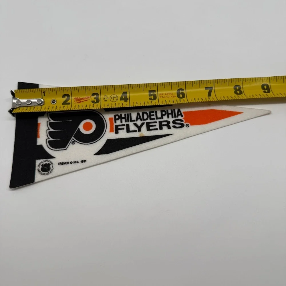 Philadelphia Flyers Vintage 90s Trench NHL Hockey Mini Pennant 9