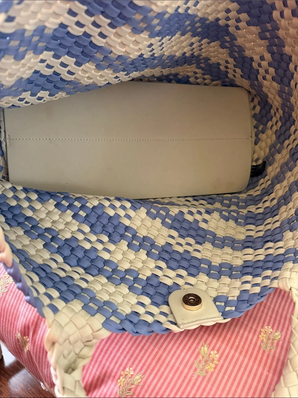N/A handwoven tote