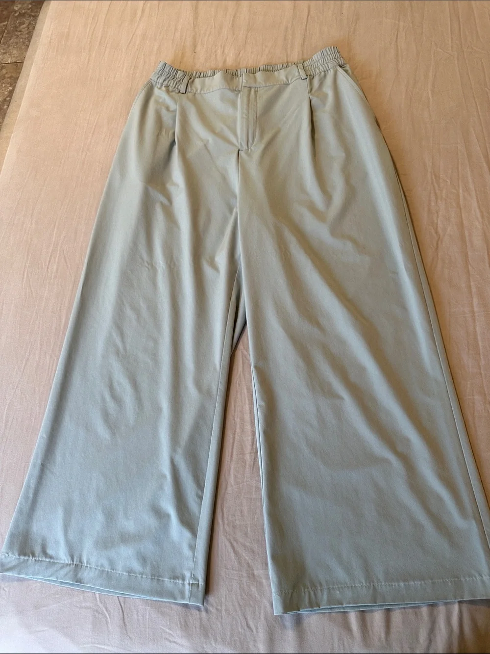 ALO Yoga effortless wide