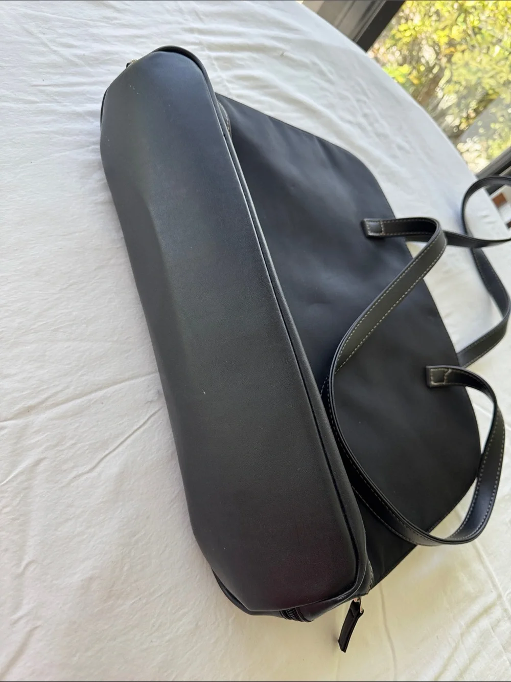 N/A sleek laptop