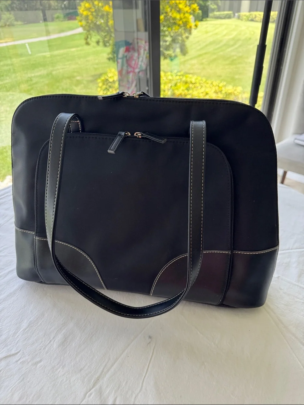 N/A sleek laptop