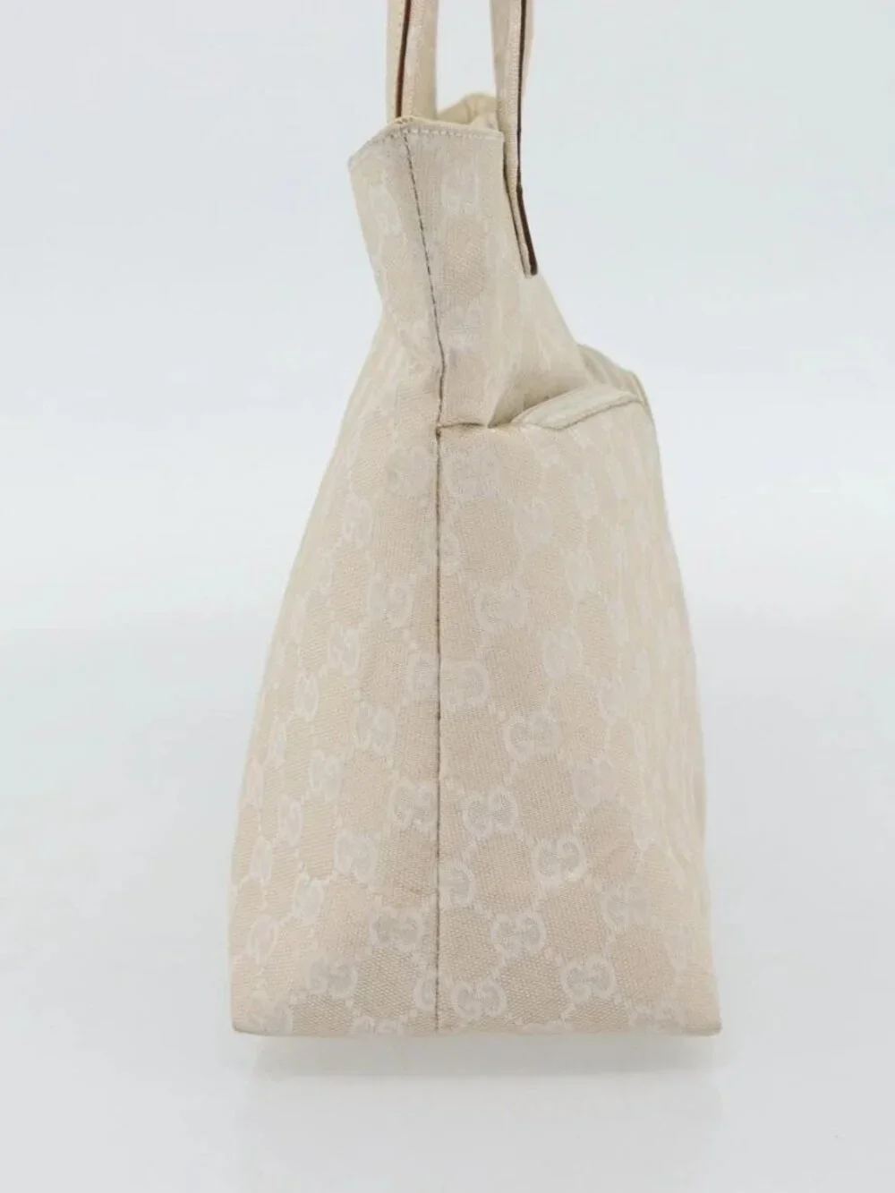 Gucci brand	gucci color	ivory
